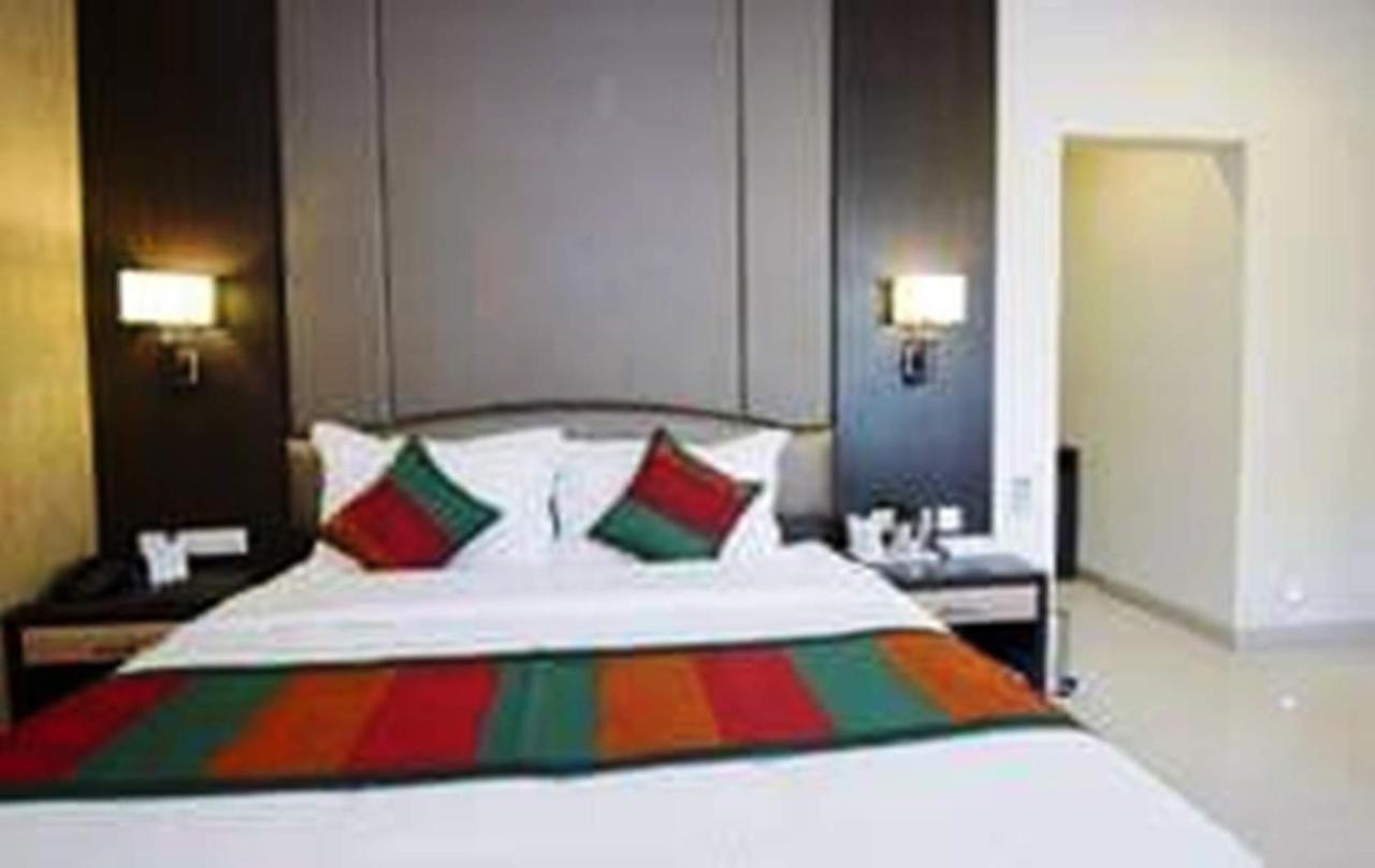 ג'איפור Hotel Siddharth Palace מראה חיצוני תמונה